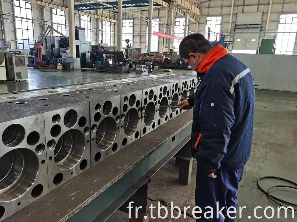 Breaker Cylinder Measurement1